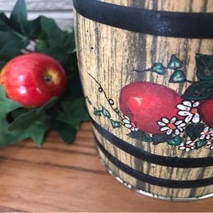 Vintage Apple Barrel candy tin Painted Folk Art Apples and Daisies. 1972
